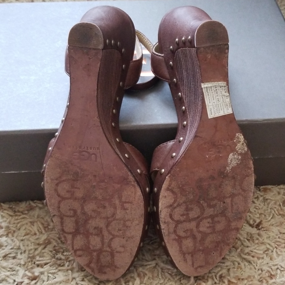 UGG Rochelle Wedge Sandals - Picture 5 of 5